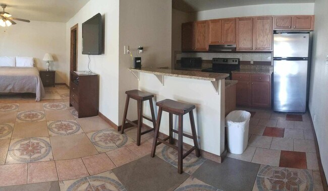 Building Photo - 1609 N Hill St