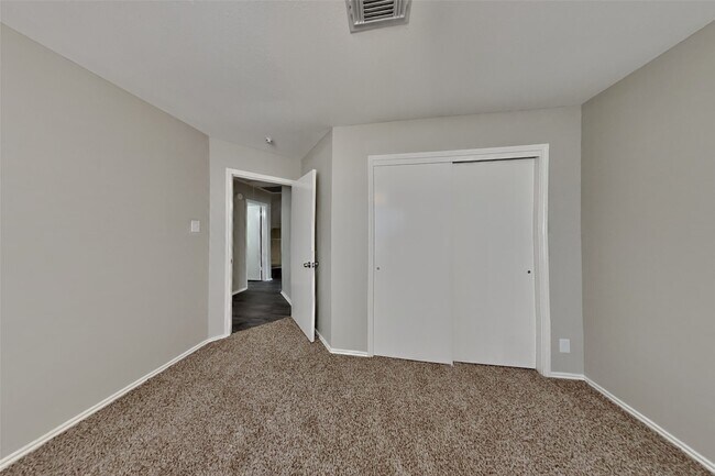 Building Photo - 4327 Palmer Plantation Dr