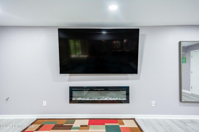 Building Photo - 1041 Autumn Crest Ln
