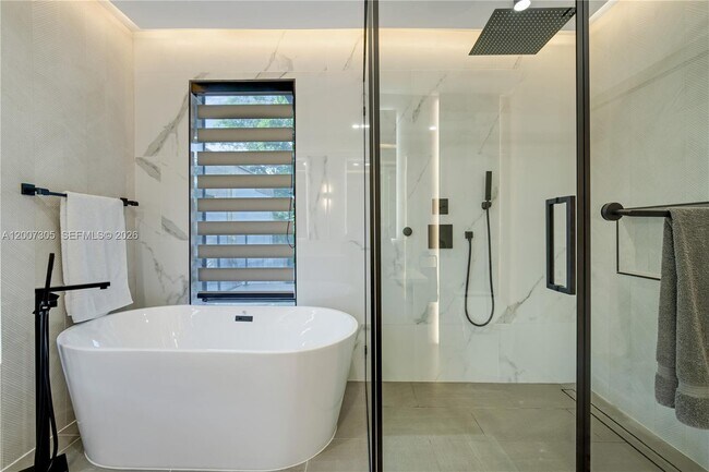 Building Photo - 145 NE 49th St