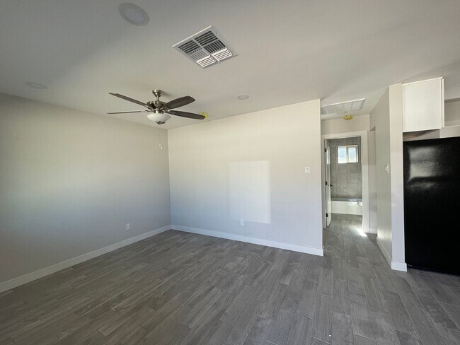 Building Photo - Charming 1 bed 1 bath in great location!
