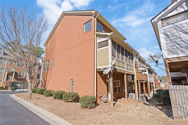 Building Photo - 2763 Durham Dr NE