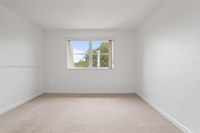 Building Photo - 17640 NW 73rd Ave
