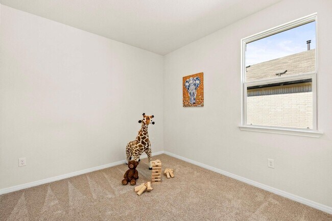 Building Photo - 121 Brody Ln