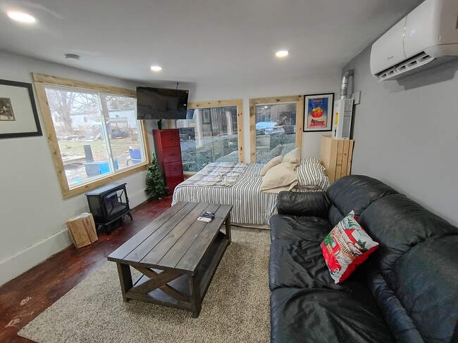 Building Photo - 1125 Molitor Rd