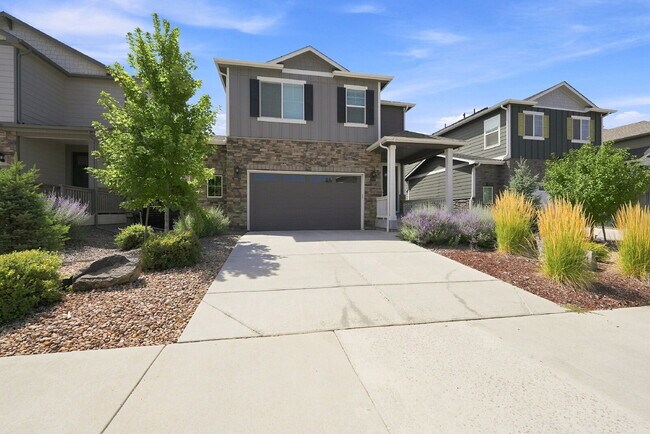 Building Photo - $2,845.95 with $300 Off the first month's rent, 4 Beds - 2.5 Baths, Single Family Home in Aurora ...