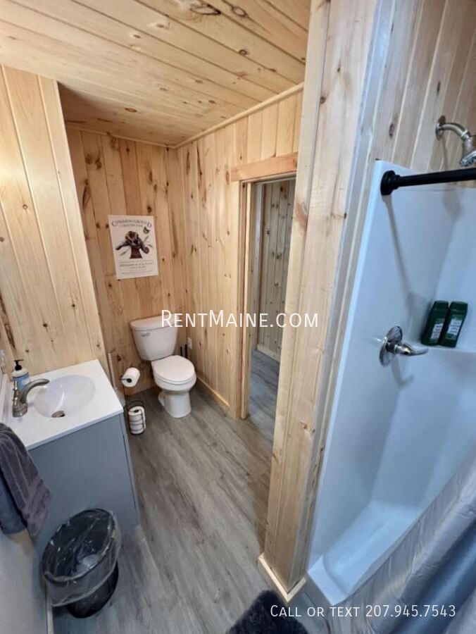 Building Photo - 8 Sand Beach Ln