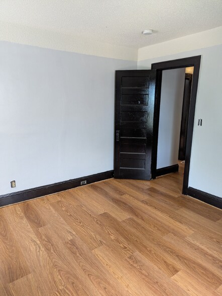 Building Photo - 3739 N Lyndale Ave