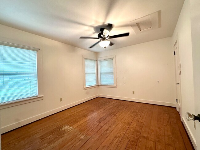 Building Photo - 4812 Ramsey Ave