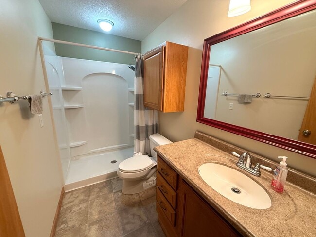 Building Photo - 331 Brookestone Dr SE