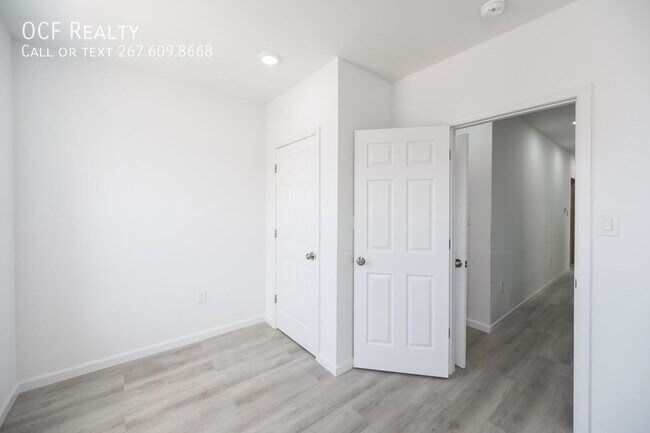 Building Photo - 948 Belmont Ave