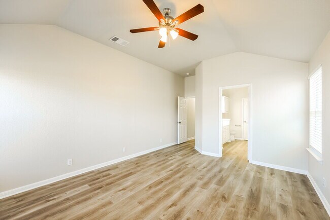 Building Photo - 8423 Whitebrush