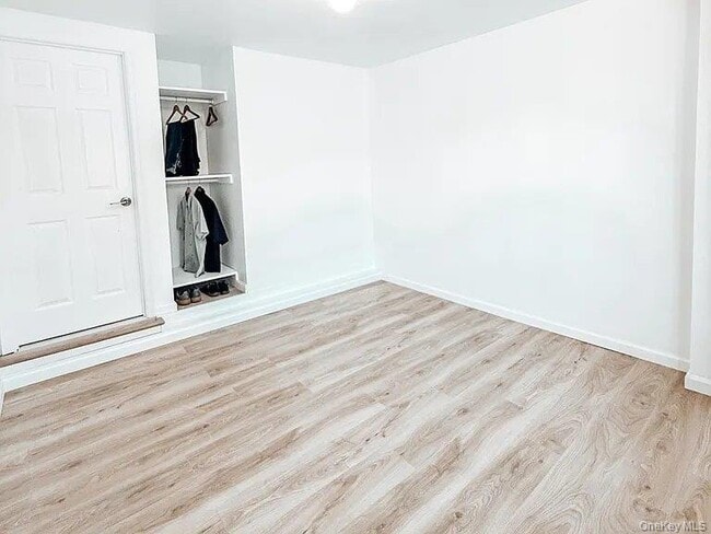 Building Photo - 11 Marshall St