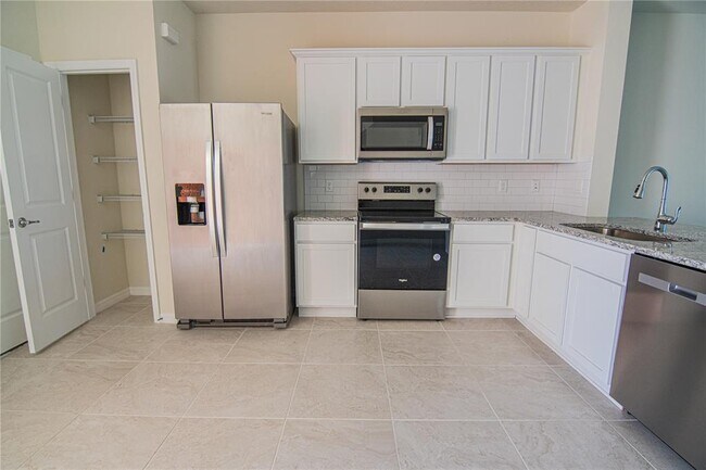 Building Photo - 4647 Green Palm Ln