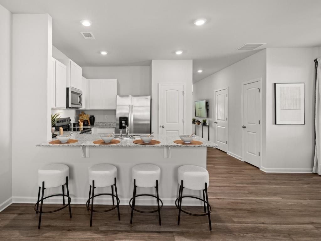 Building Photo - 5976 Skylar Dr