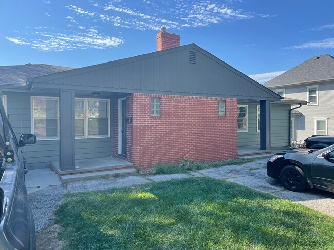 Building Photo - 2110 S 50th St