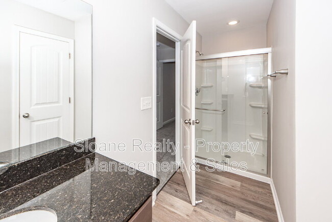 Building Photo - 522 Truman Dr