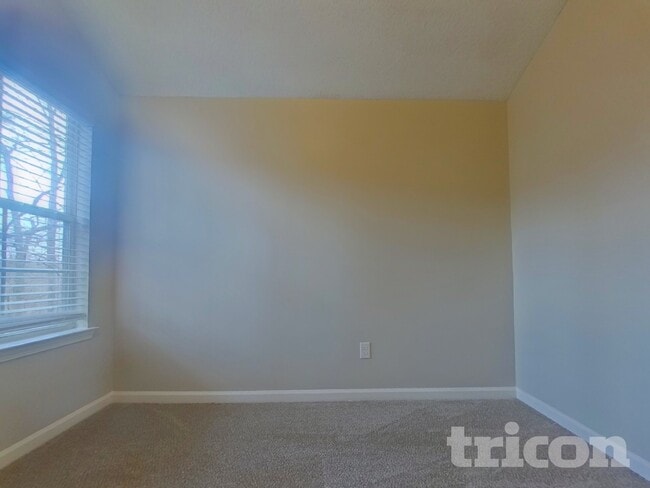 Building Photo - 6972 Foxmoor Way