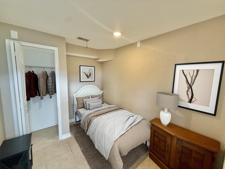 Building Photo - 12086 105th St