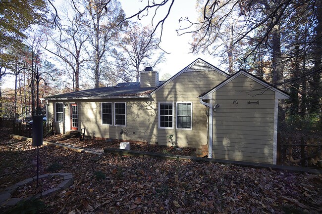 Building Photo - Ranch Home in Superb Downtown Cary Location