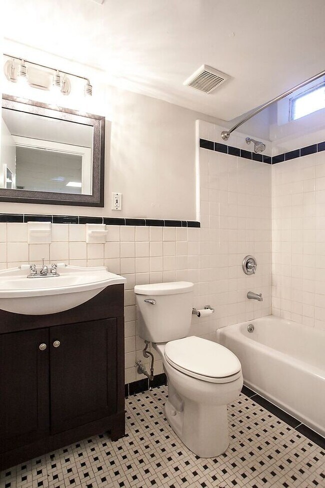 Building Photo - Druid Hills Hidden Gem! 4Bed-3 Bath, Hardwood Floors, Available NOW!