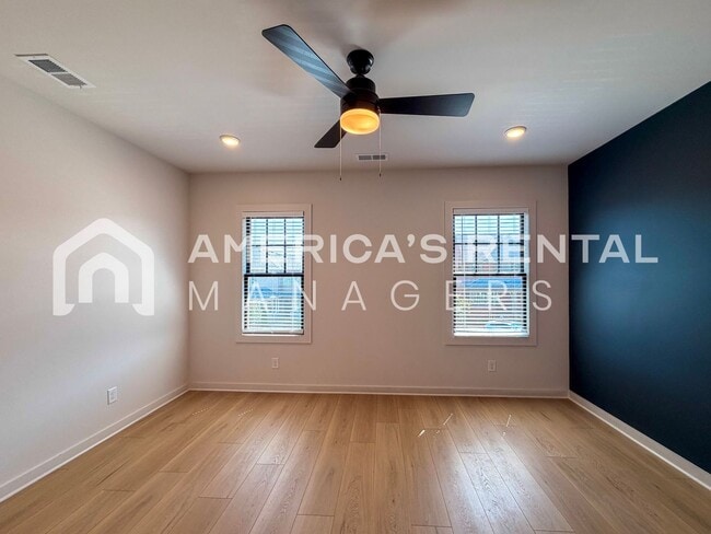 Building Photo - 1108 Windsor Sq