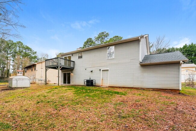 Building Photo - 2032 Lown Farm Ln