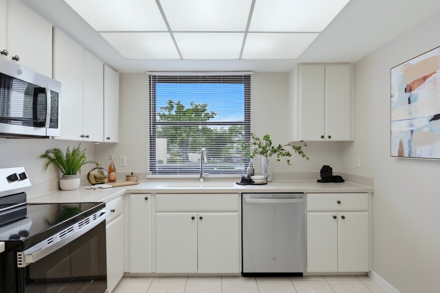 Building Photo - 5058 Marsh Field Rd