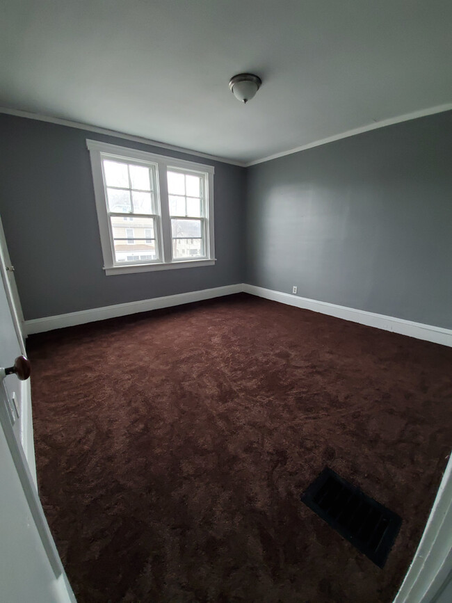 Building Photo - 4 Fuller Place