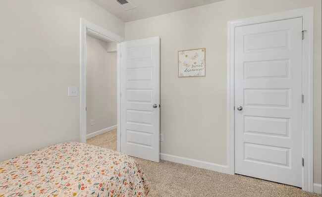 Building Photo - Modern 3 Bedroom Home Available October 1s...