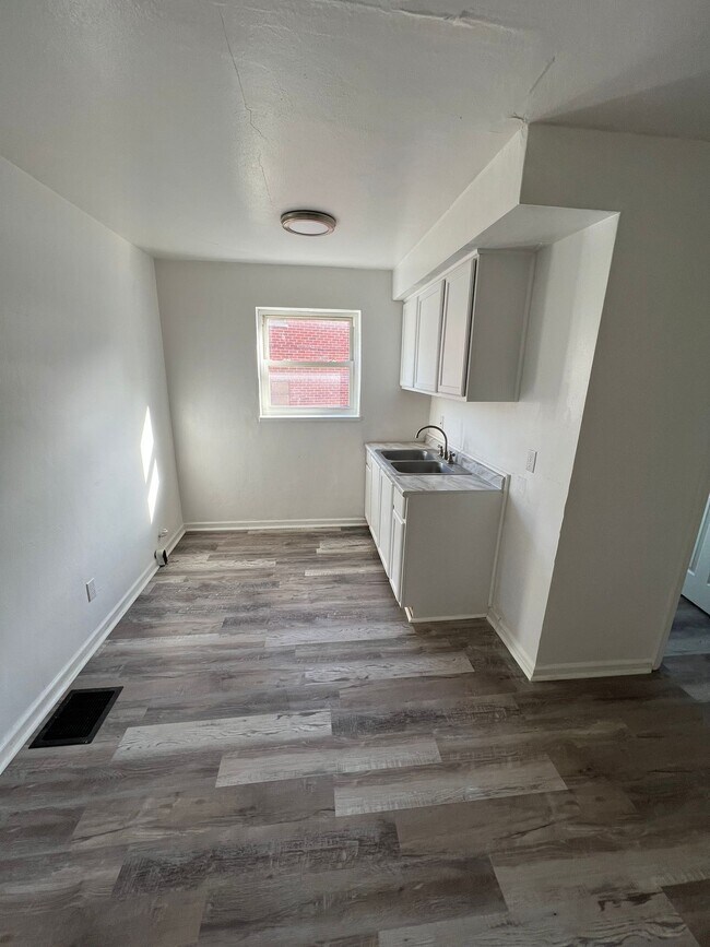 Building Photo - 250 Basswood Ave