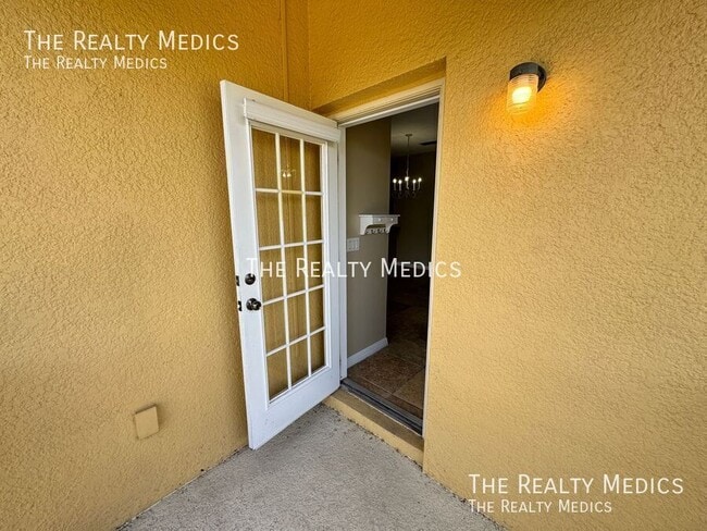Building Photo - 2898 Oakwater Dr