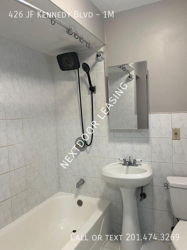 Building Photo - 426 John F. Kennedy Blvd