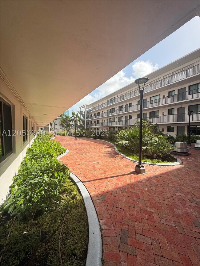 Building Photo - 2924 Day N110