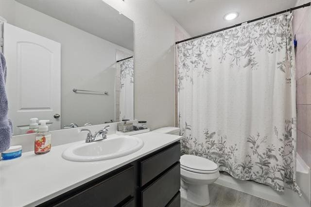 Building Photo - 2209 Davenport Dr