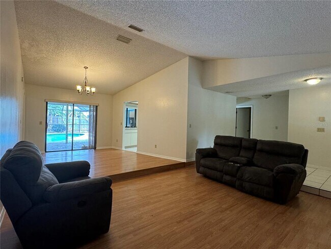 Building Photo - 3005 Starmount Dr