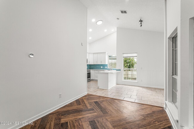Building Photo - 8621 Goodbys Trace Dr