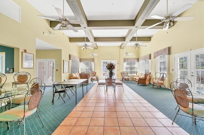 Building Photo - 4208 Central Sarasota Pkwy