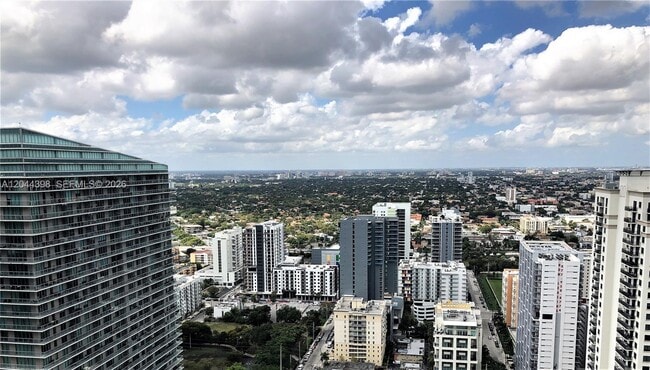 Building Photo - 1000 Brickell Plaza