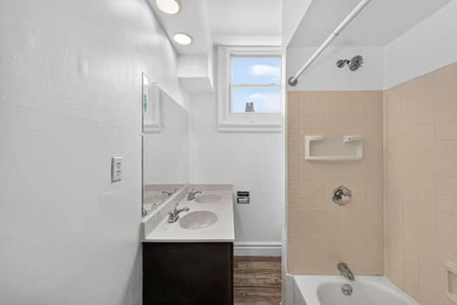 Building Photo - 3819 St Martins Pl