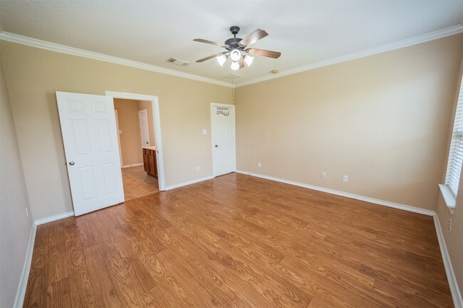 Building Photo - 5103 Shadow Breeze Ln