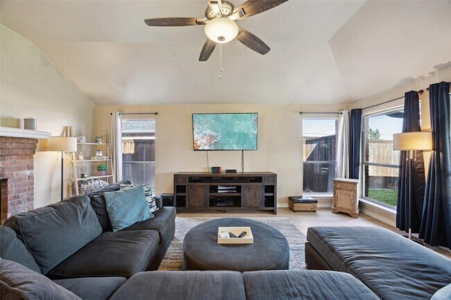 Building Photo - 7209 Montego Dr