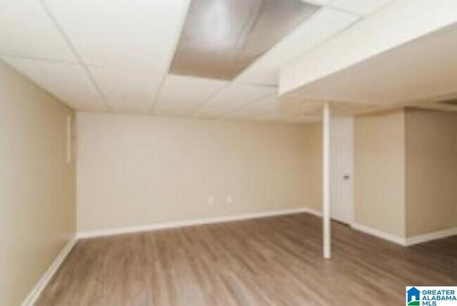 Building Photo - 325 13th St