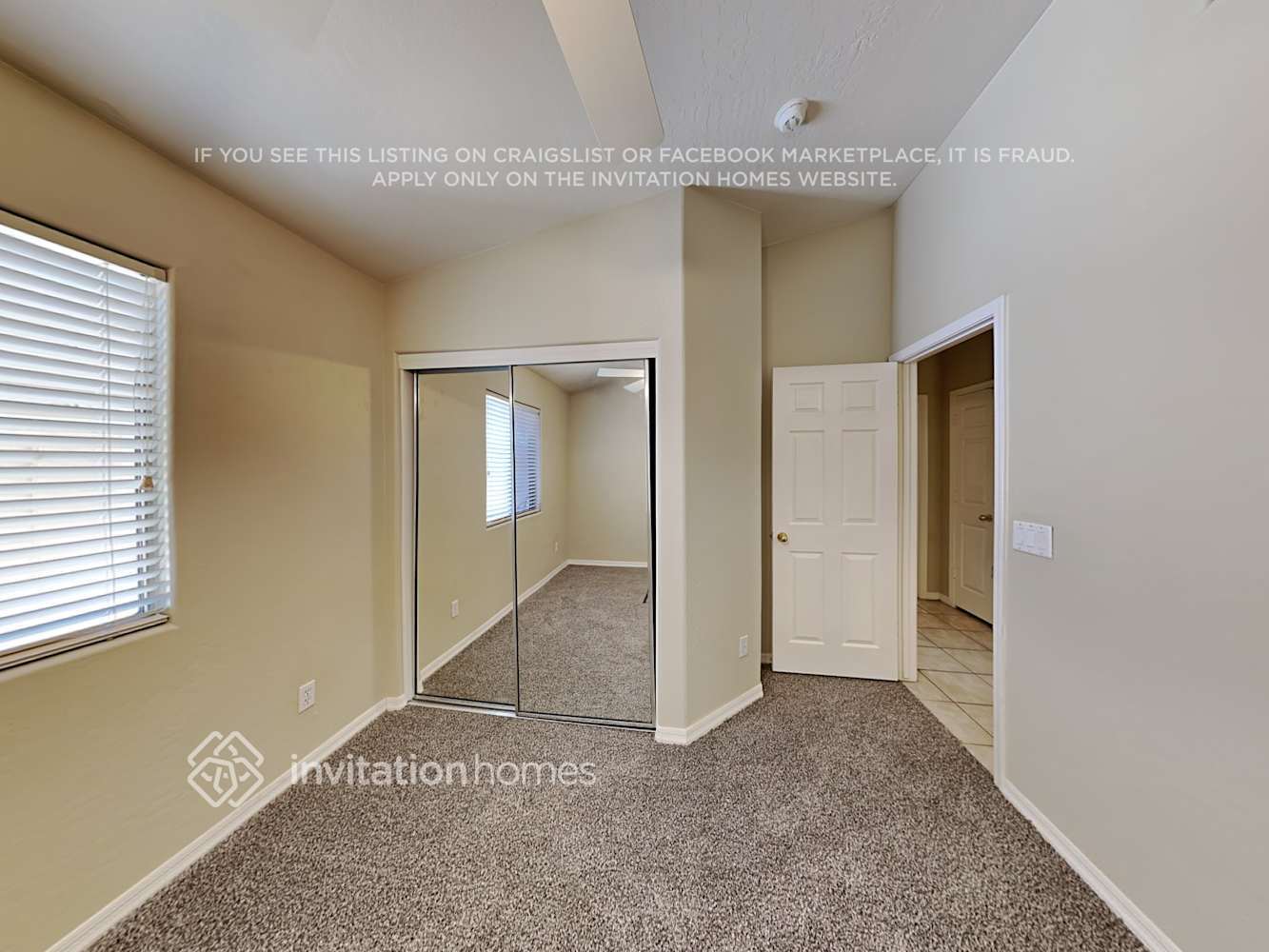 Building Photo - 13516 W Solano Dr