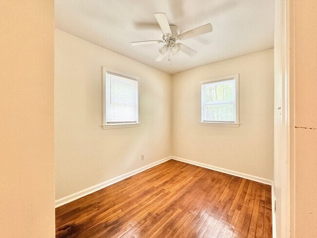 Building Photo - Cozy 2 Bedroom Home!!