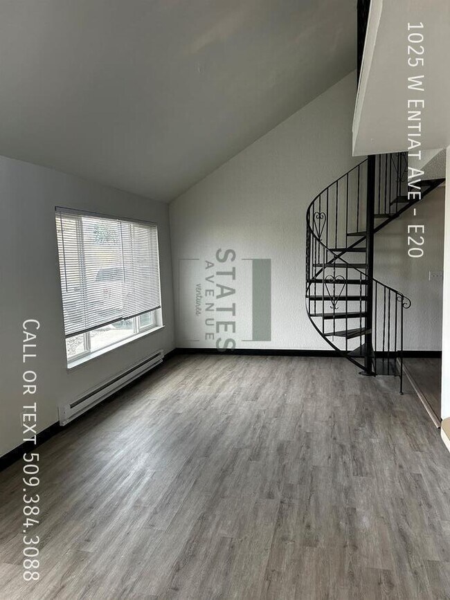 Building Photo - 1025 W Entiat Ave