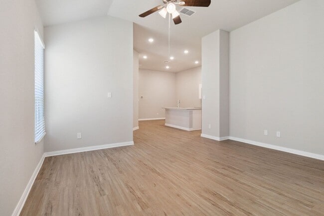 Building Photo - Stunning Duplex in Emma Park