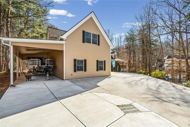 Building Photo - 4640 Chestatee Pointe Rd