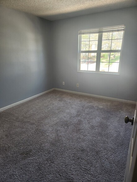 Building Photo - 9176 N Swan Cir