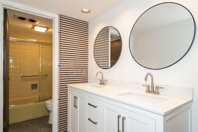 Building Photo - 590 Sarah Ln